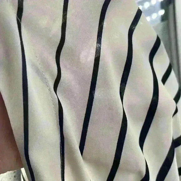 LOFT Women’s Size Small Ivory Black Semi Sheer Blouse 3/4‎ Sleeves Gathered - Picture 2 of 10